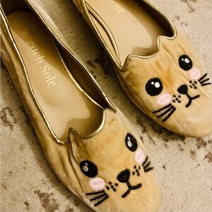 French Sole London Cat Flats - $45

Size: EU 37 (US 6.5-7)